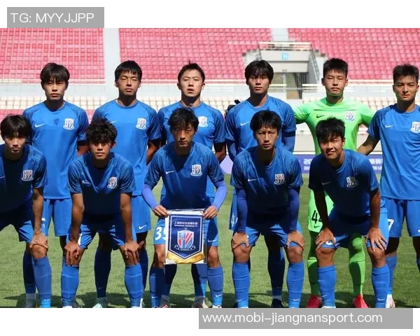 2025年中超俱乐部实力与历史底蕴对比分析泰山领跑申花紧随其后国安位居第三